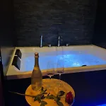 Apartmán Urban Elite Private 2 Person Jacuzzi Hanza Tower