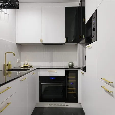 Urban Elite Private 2 Person Jacuzzi Hanza Tower Apartament *