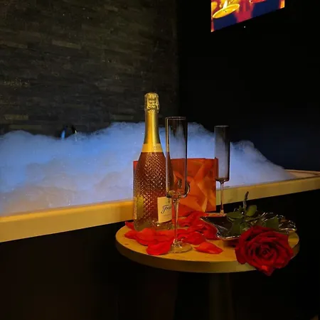 Urban Elite Private 2 Person Jacuzzi Hanza Tower * Stettin